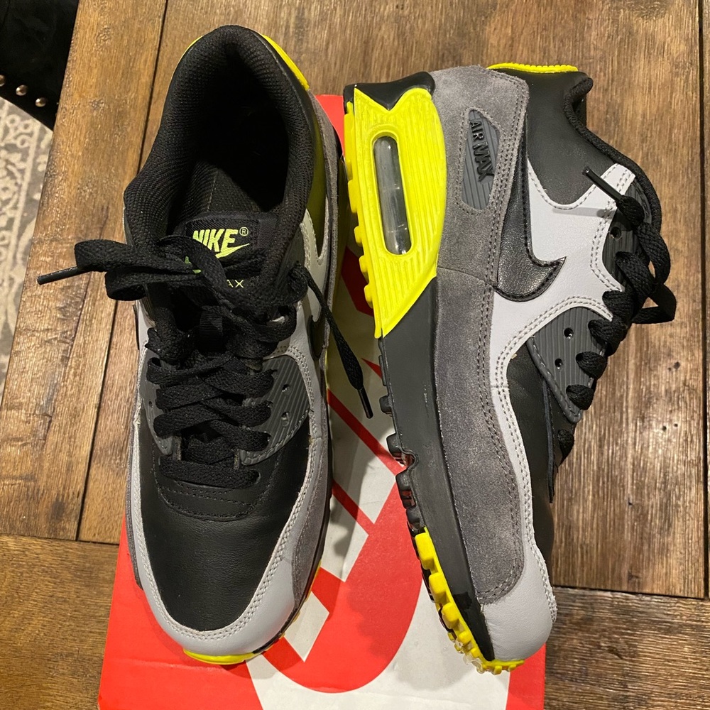 Nike Air Max 90 “Neon”. Like New!